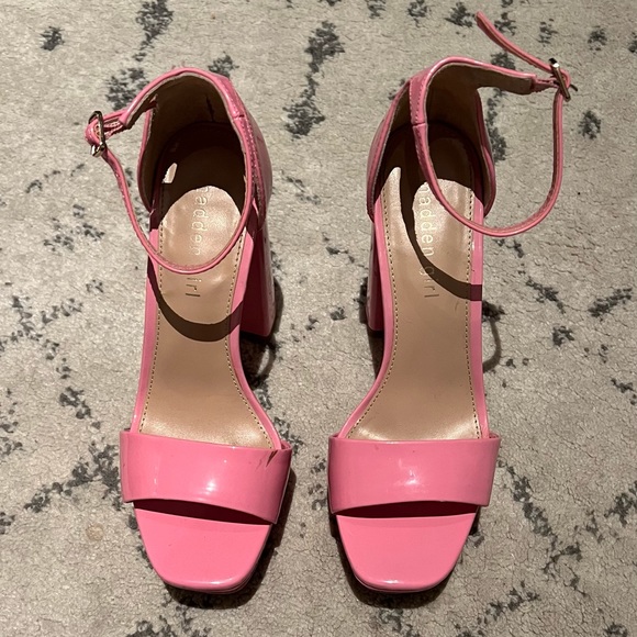 DONATED - Picture 4 of 4